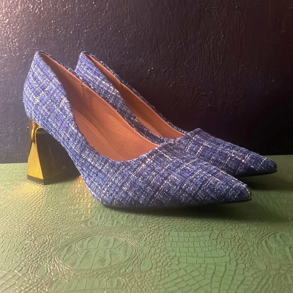 Blue tweed pointed-toe pumps with chunky gold metallic heel - Picture 3 of 8